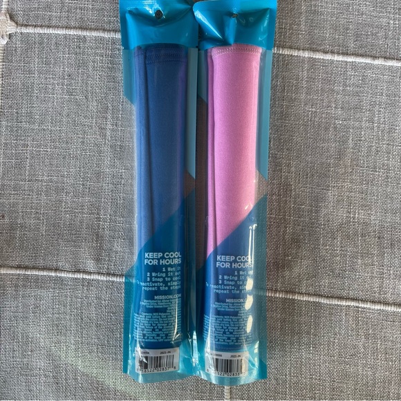 Lot of 2 Mission Reusable Instant Cooling Towel Pink & Blue 8” X 10” NEW - Picture 2 of 2